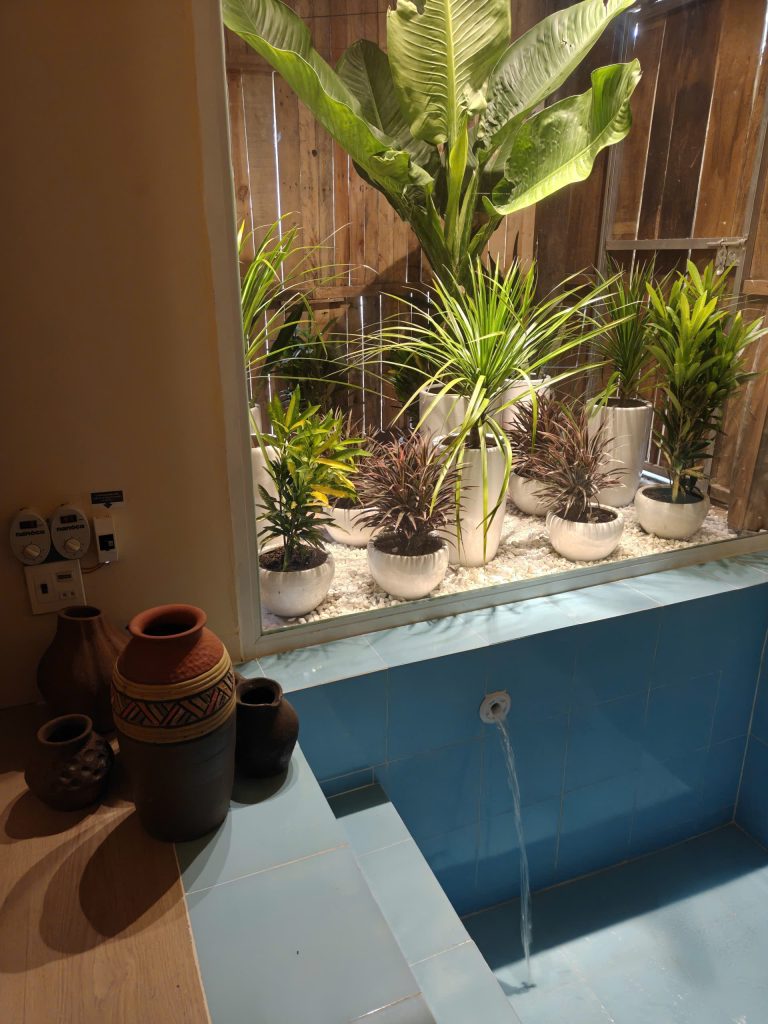 Bơm sẵn nước hồ bơi 2500 lít