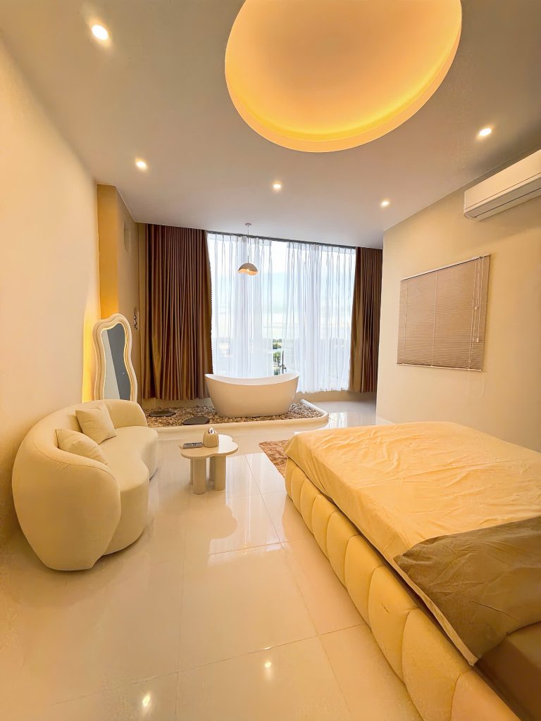 Cozy Phạm Cự Lượng 3